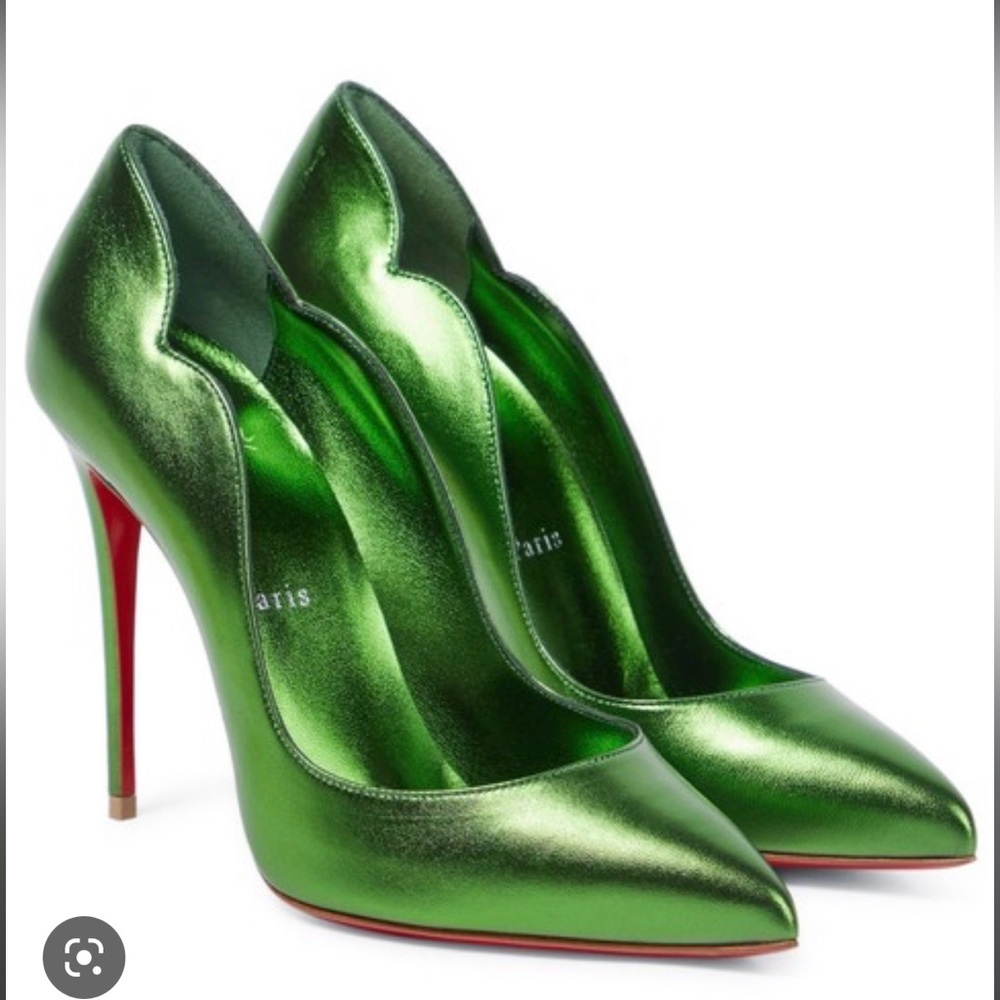 BRAND NEW Christian Louboutin Hot Chick 100M Pumps - Size 39